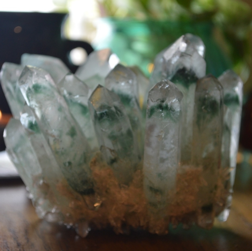 Phantom Quartz Cluster w. Citrine Baby - Picture 3 of 6